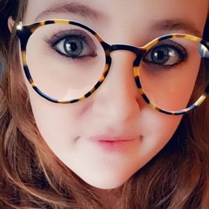 Meet your Posher, Katelyn